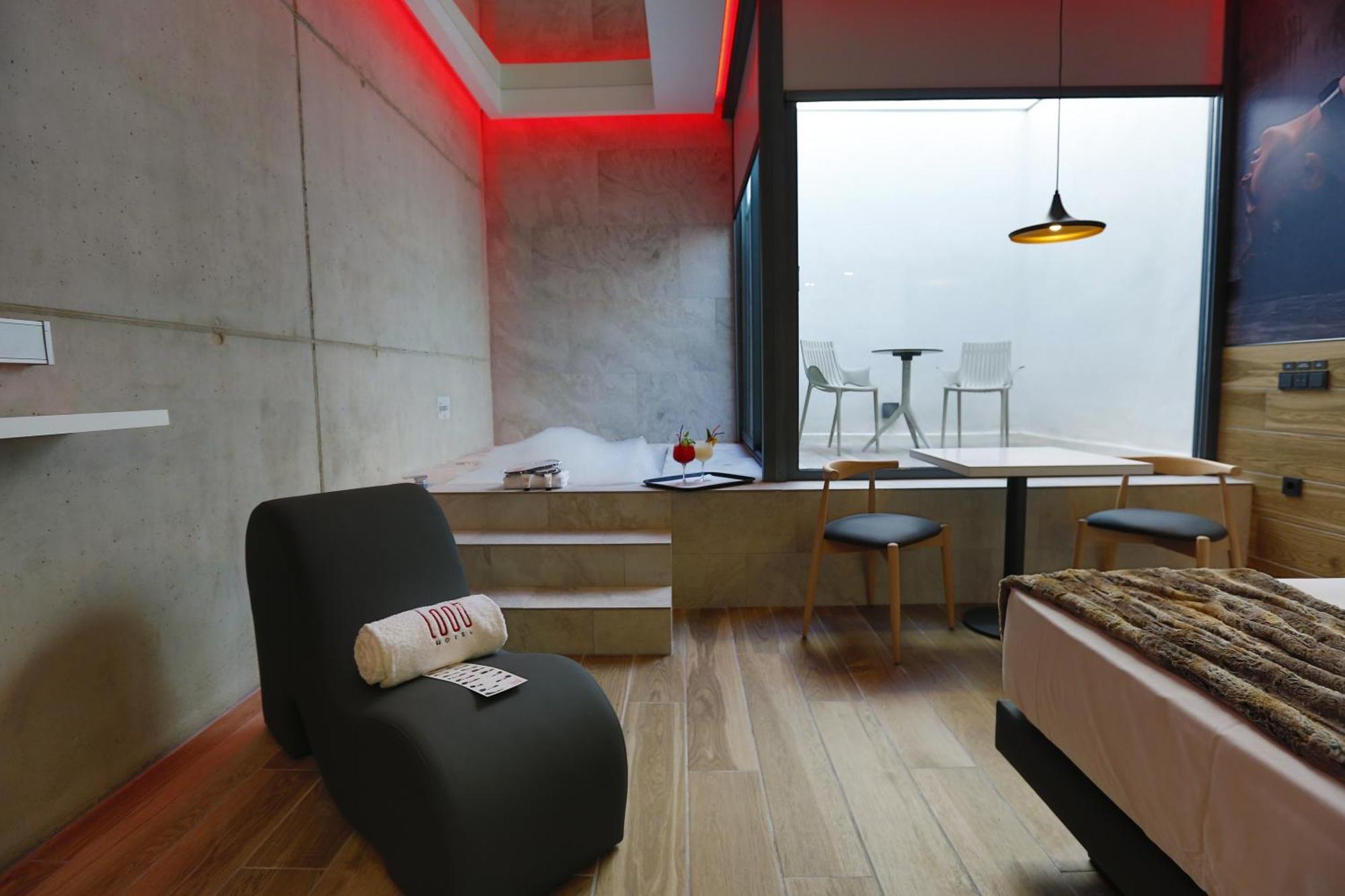 Hotel Loob Valencia Mislata ภายนอก รูปภาพ