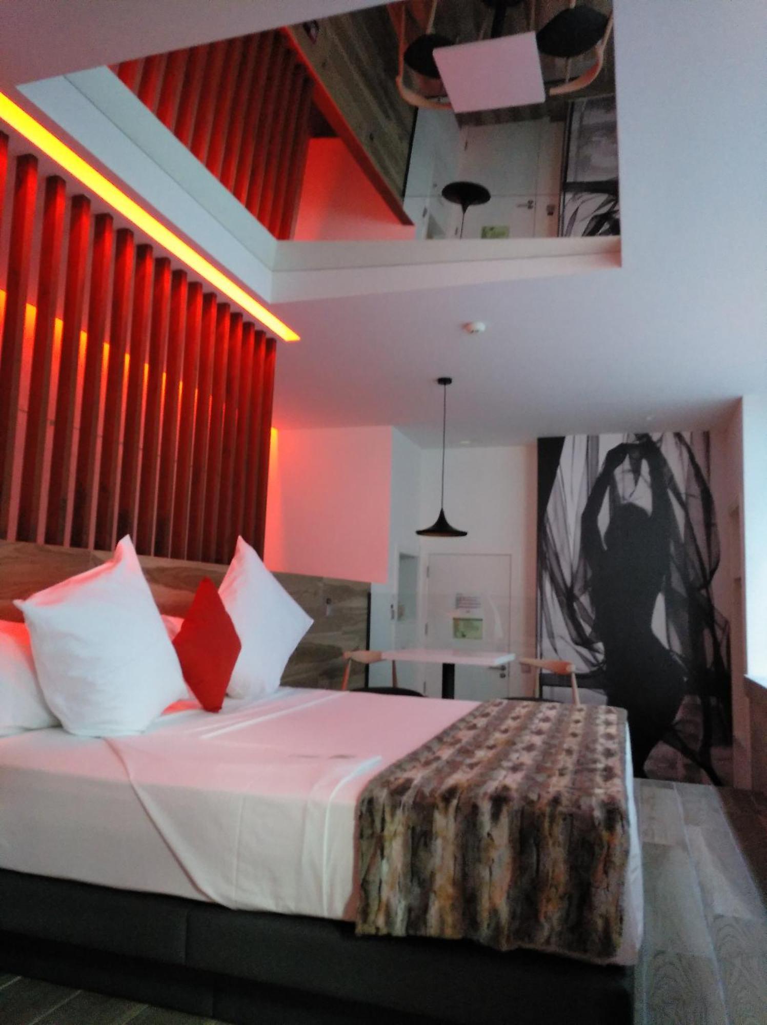Hotel Loob Valencia Mislata ภายนอก รูปภาพ